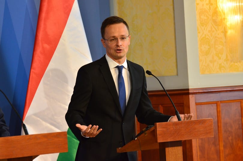Komoly leépítés jöhet a külügynél is