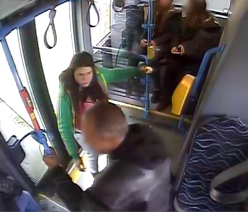 Huszonéves lány lopott a 36-os buszon, meg is tépte az utast - fotók
