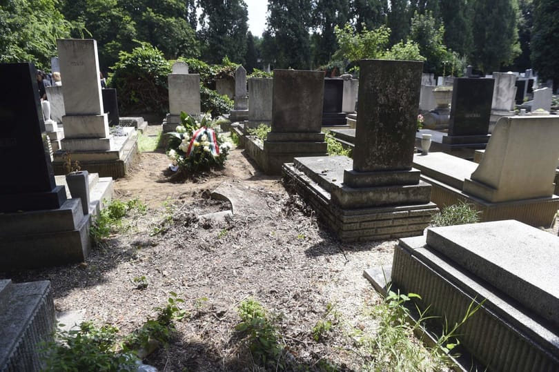 Nyolcadszor halasztják el a „szociális temetés” bevezetését