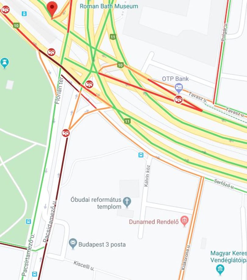 Baleset a Flórián téren, üzemanyag folyt az útra