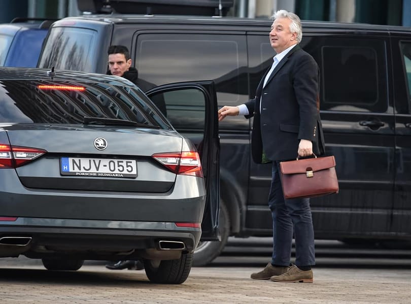 Harrach és Semjén fizette feleségeik szentpétervári útját