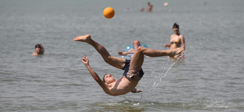 Kezd újjáéledni a nudizmus, Olaszországban nudista szállodákat nyitnának