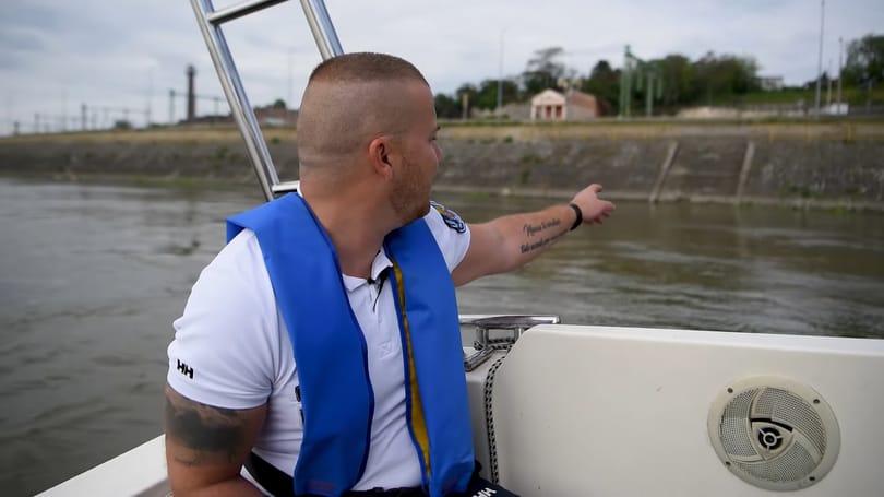 Összeveszett az anyukájával, a rendőrök találták meg a Dunánál a speciális nevelési igényű kamaszt