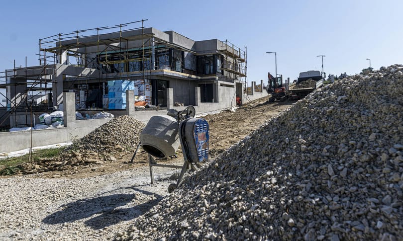 Fordulat az építőiparban: 15 hónap után nőtt az építőanyagok forgalma