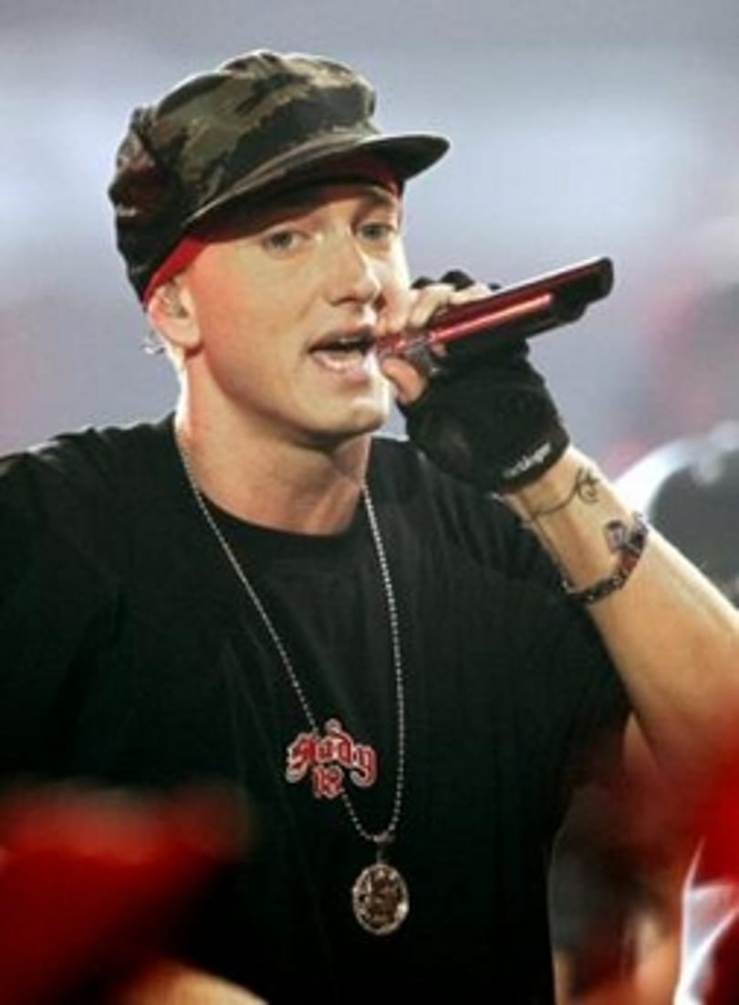 Eminem lett az év előadója a Billboard-gálán