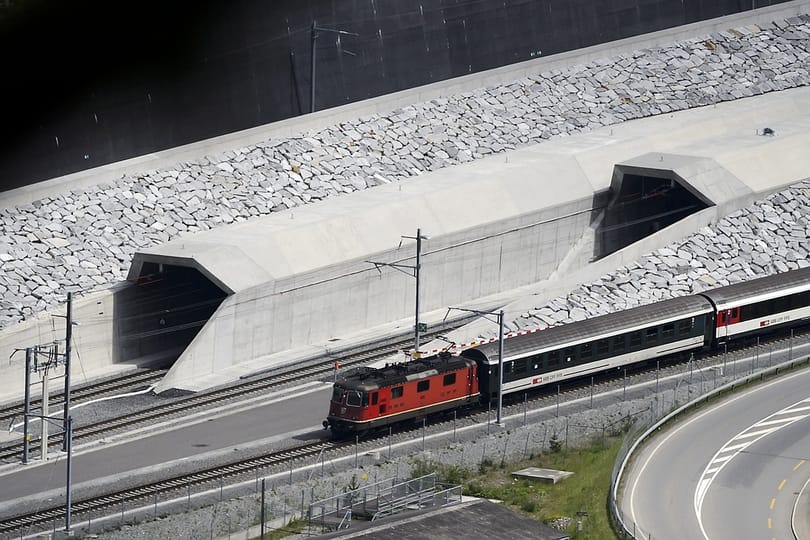 Megnyitják Svájcban a világ leghosszabb vasúti alagútját