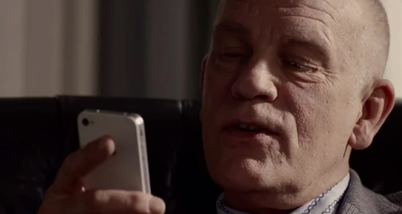 John Malkovich a sztárja a legújabb Apple reklámoknak