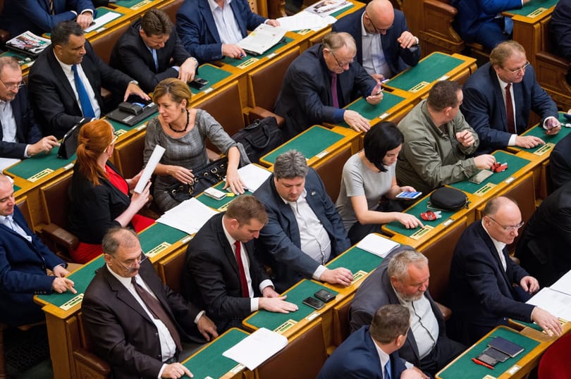 Három szocialista is megszavazta, hogy Czeglédy bűnös