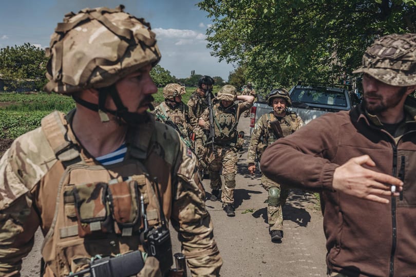 Putyinnak üzenő Macron, hírek az azovsztali foglyokról - ez történik szombaton az ukrajnai háborúban