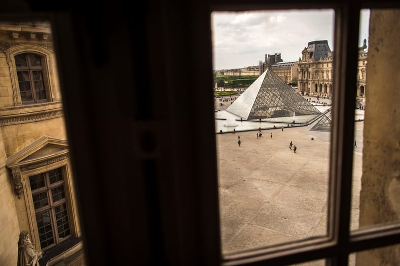 Mitterrand szeretője szorgalmazta a Louvre-üvegpiramis építését?