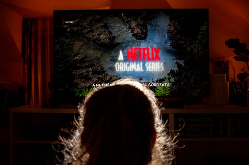 Az ukrán háború miatt lejtőre került a Netflix, miközben egyre több konkurens támadja