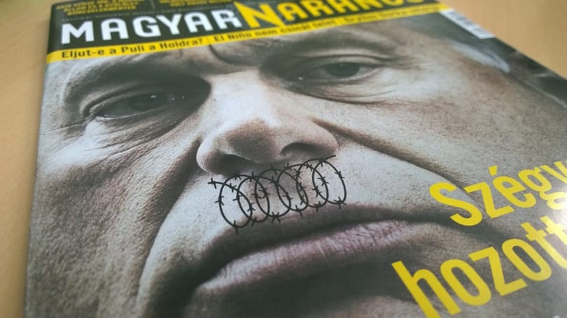 Utcára ment a Fidesz-mag Orbán Hitler-bajsza miatt