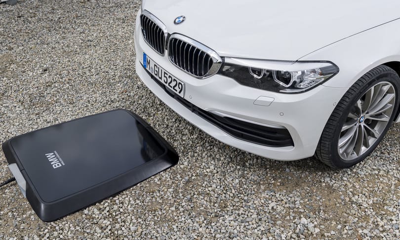 Új korszak: Tesla gyorsulású BMW villanyautók 700 km hatótávolsággal