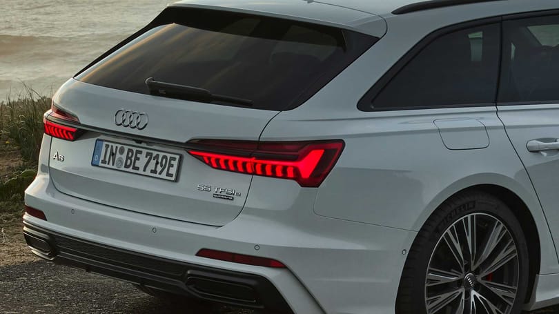 Magyarországon a zöld rendszámos Audi A6 kombi