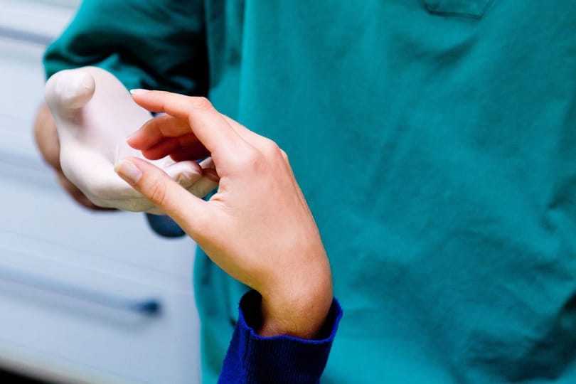 A hipnózis egy emberibb ellátás felé vihetné az egészségügyet