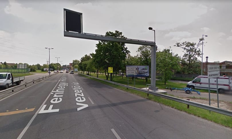 Egyelőre nem mondja meg a Közút, működött-e a Ferihegyi úti vaskapura figyelmeztető speciális tábla