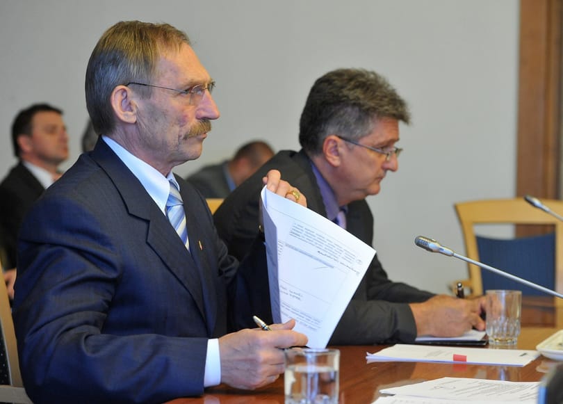 Leválthatják a főrendőrt: Pintér már saját embereit is lecseréli?