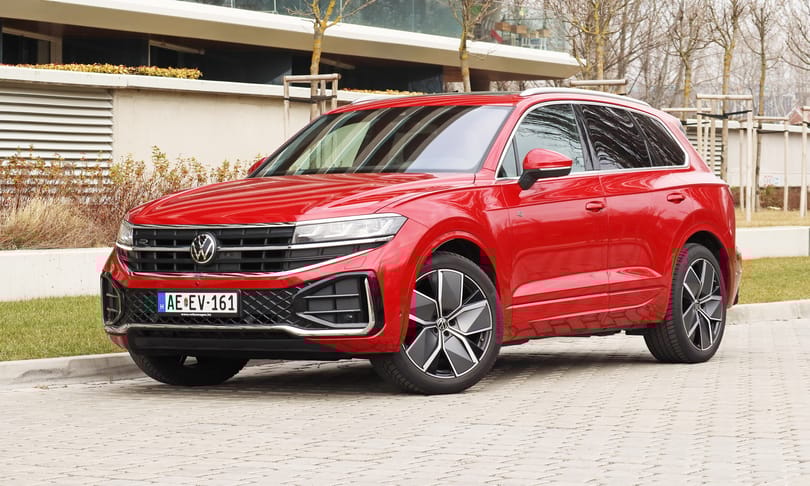 Luxus dízelmozdonyt a népnek! Teszten a világító emblémás új VW Touareg V6 TDI