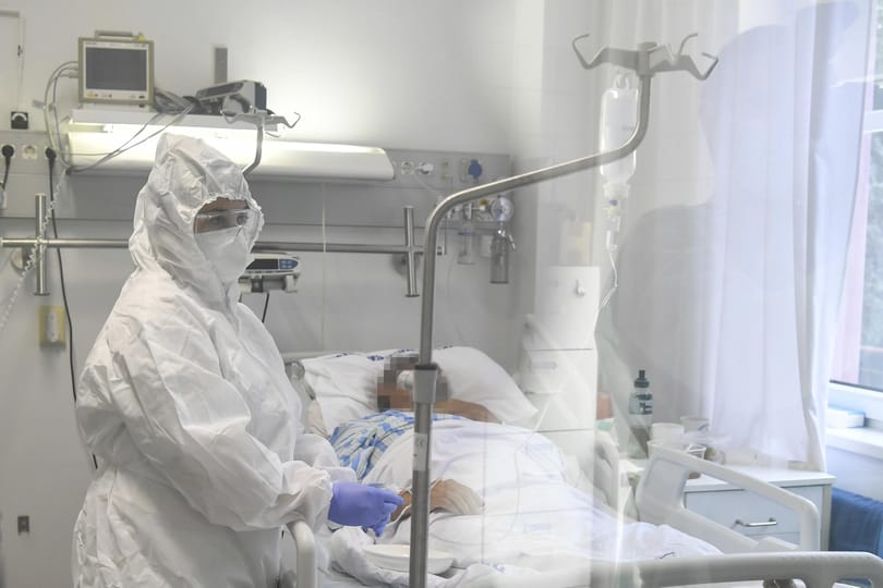 Koronavírus: 84-en meghaltak, és kis híján 4 ezer új fertőzöttet találtak