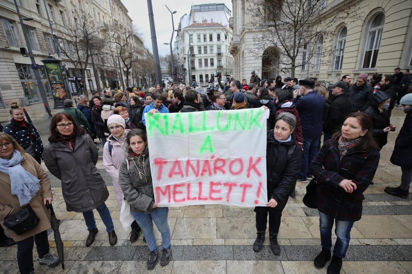 Orbán Viktor volt gimnáziumának tanárai is tiltakoznak a sztrájkrendelet ellen
