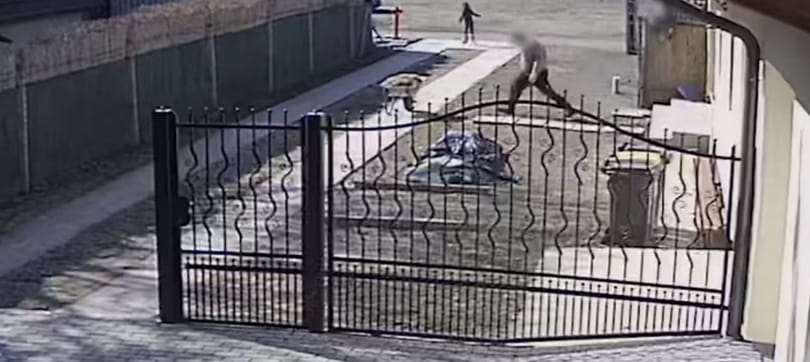 Telex: Videó van arról, hogy a rendőr megtámadta a szomszédját, mégsem tudni, hol tart a nyomozás