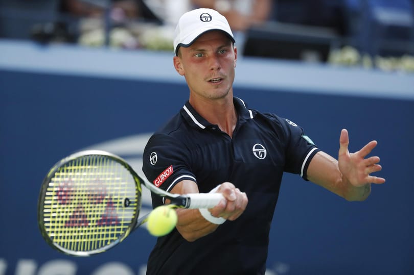 Kegyetlen sorsolás: előbb Wawrinka, aztán Federer jöhet Fucsovicsnak
