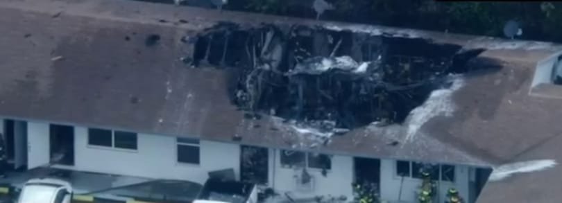 Lángoló helikopter zuhant egy lakóházra Floridában, ketten meghaltak – videó