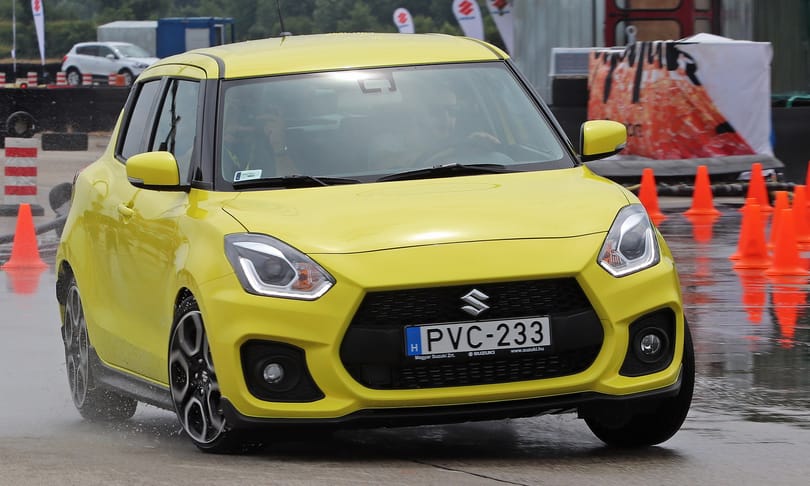 Gólhelyzet: zárt pályán nyúztuk az új Suzuki Swift Sportot