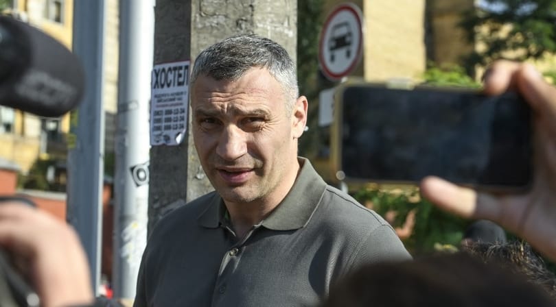 A legrosszabbra készül Klicsko Kijevben: közösségi melegedőpontokat nyit