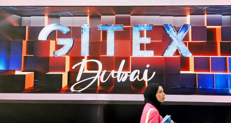 Egymillió embert képeznek át Dubajban a mesterséges intelligenciára, és éppen most 200 ezren nézik, hogy mi lesz ebből