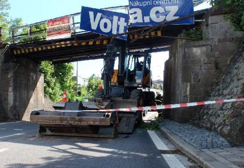 Videó: Ettől a hibától retteg minden kamionos