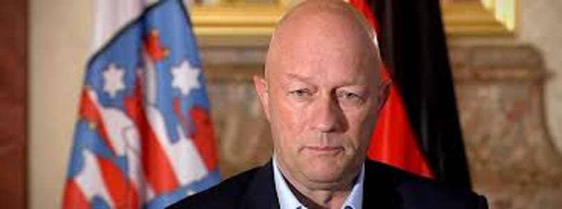 Már le is mond a türingiai miniszterelnök, mert támogatta őt az AfD