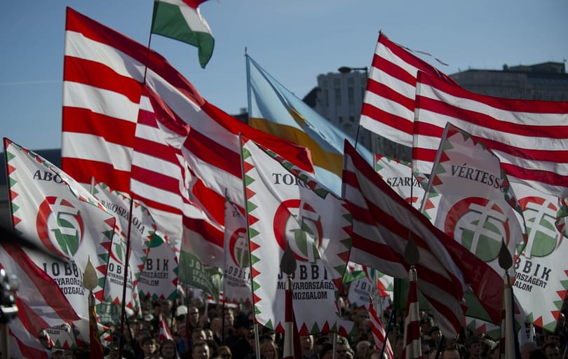 Neonácinak nevezte a Jobbikot: Karsai pert vesztett első fokon
