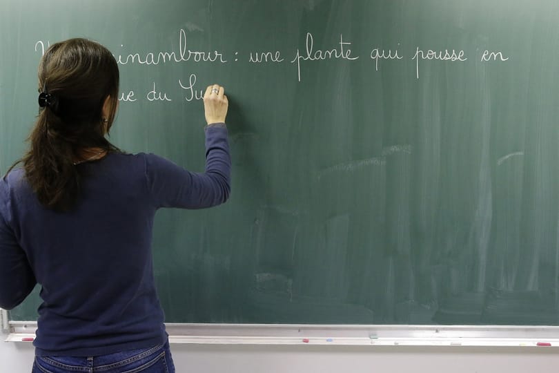 Megszüntethetik az iskolákban az ellenőrzőket és osztálynaplókat
