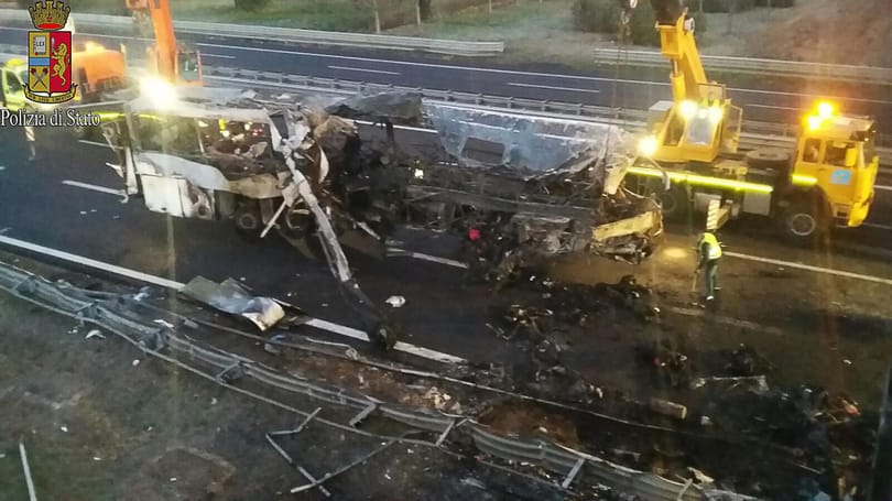 Olaszországi baleset: házkutatás a busztársaság telephelyén