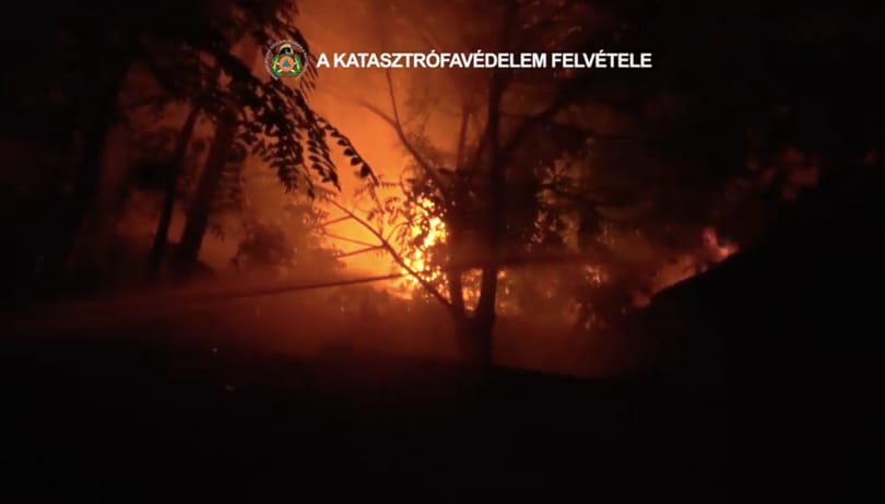 Kigyulladt egy munkásszálló, többen a tetőre menekültek