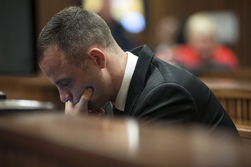 Sírva könyörgött barátnője életéért: a védelmen a sor a Pistorius-ügyben
