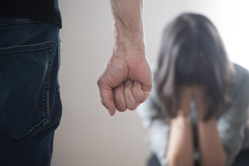 Terrorizálta a családját, és még a házukat is felgyújtotta