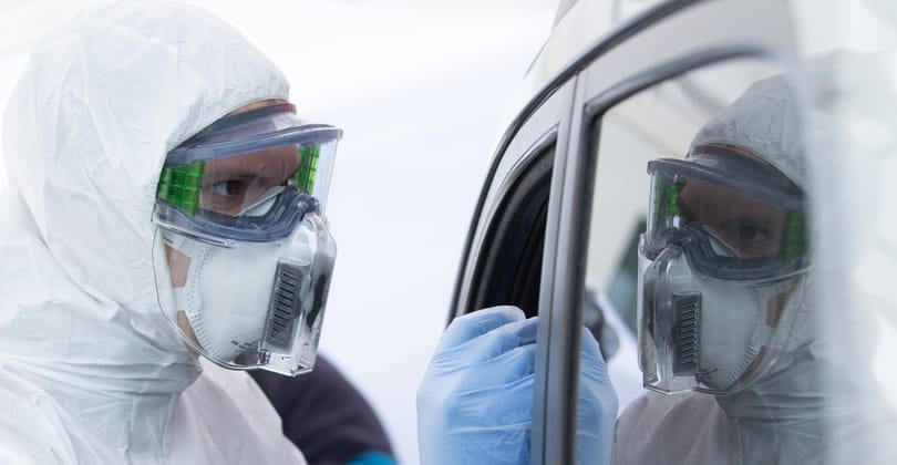 Klinikai teszt, segítség és óvatos enyhítés Németországban