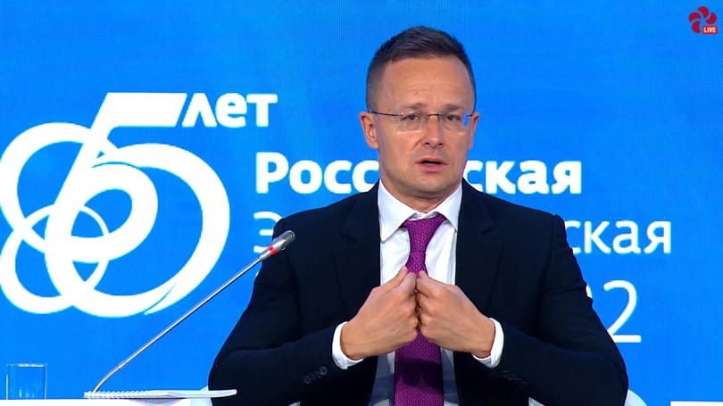 A kormány lassan 20 órája hallgat az orosz-magyar bank elleni szankciókról