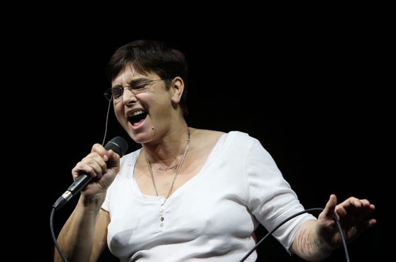 Sinead O'Connor unja a banánt, szexpartnert keres