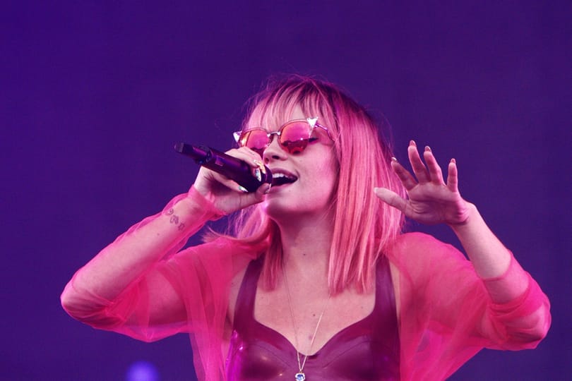 Lily Allen női escortokkal feküdt le, mert magányosnak érezte magát