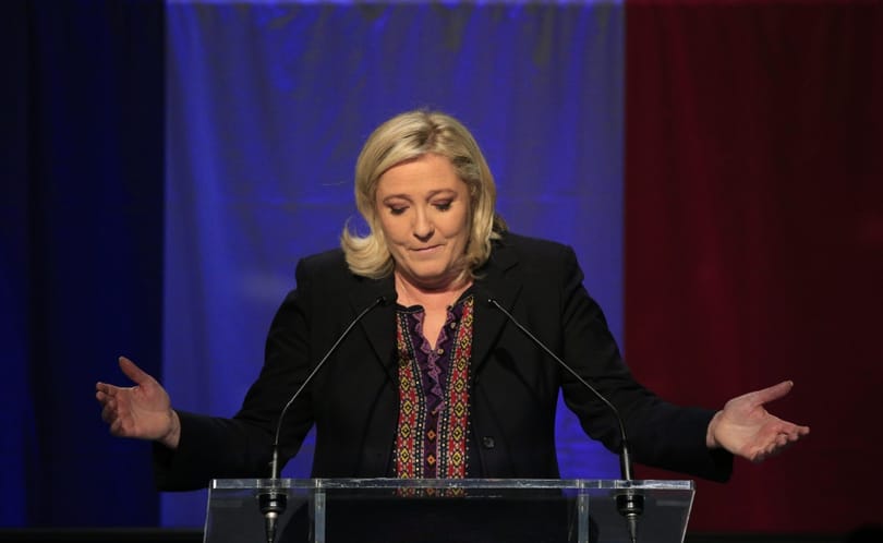 Amikor az EU-ellenes Le Pen munkatársai ellen az EU-tól lenyúlt pénzek miatt nyomoznak