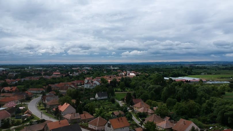 Az autóipari gyár adóbevétele Felsőzsolcára megy, a bűze viszont Arnótra