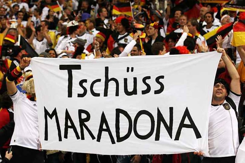 Terítéken Maradona jövője