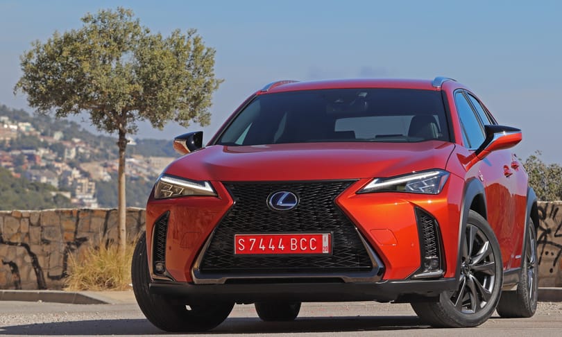 Ki a kicsit nem becsüli: kipróbáltuk a Lexus UX hibrid divatterepjárót