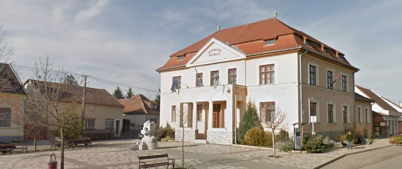 Tízmilliárd forint pályázati pénz landolt négy olyan cégnél, ahol Villány polgármestere az ügyvezető