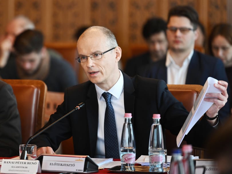 Három és fél óráig faggatta az ellenzék a kormányt a költségvetésről