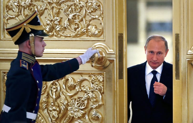 Már nyilvánosan is Putyin segítségét kéri Lukasenka