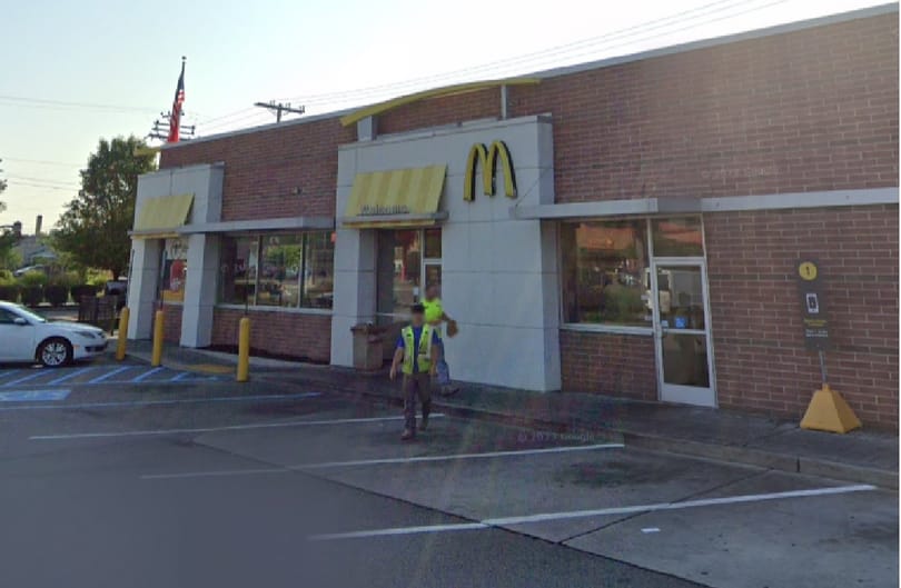 Annyira lepontozták a McDonald’sot, ahol elfogták a biztosító vezetőjének gyilkosát, hogy a Google is közbelépett